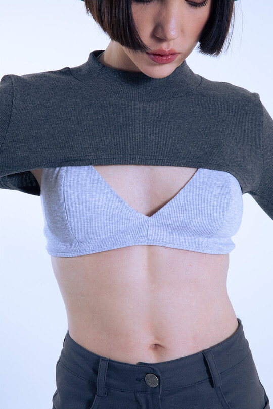 Anthrazitfarbener kurz geschnittener Trikot-Pullover mit Fingerlöchern – modischer Crop-Pullover - 4
