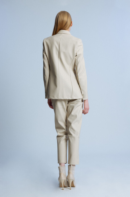 Beige leather wrap jacket with fitted waist - 3