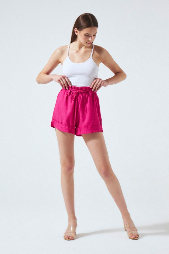 PINK SHARP SHORTS MIT ELASTISCHER TAILLE 
