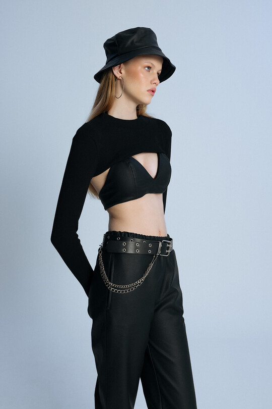 Black grommet leather belt with chain detail - 2