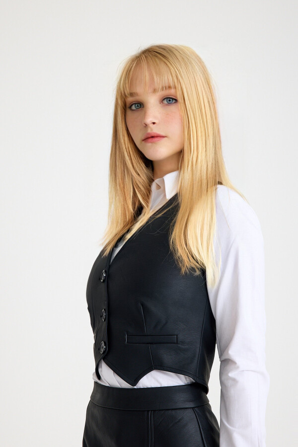 Black V-neck fitted leather vest - 2