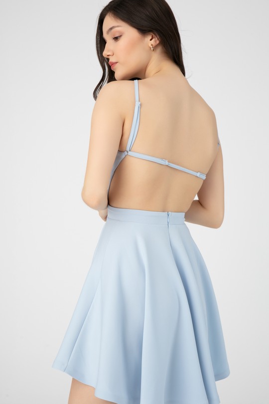 Blaues Kleid mit Halterneck und Rückenausschnitt - 3