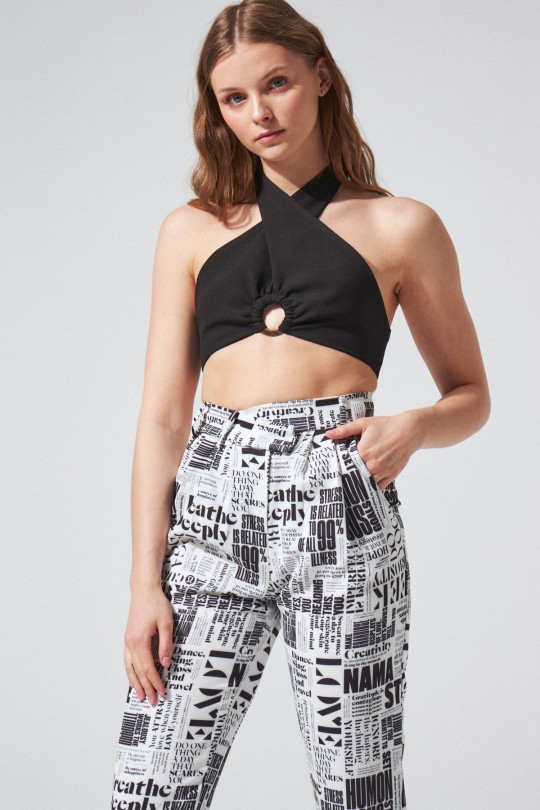 CROSS-LINING SHORT CROP WITH BUCKLE FRONT BLACK 