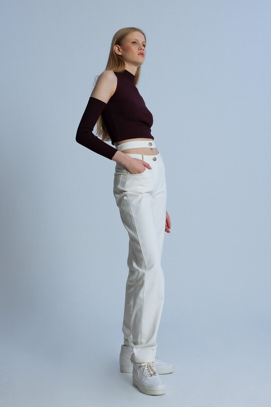 DETAILLIERTE HOSE ECRU MIT ZWEI GÜRTELN - BERFUĞ KIRAN (1)