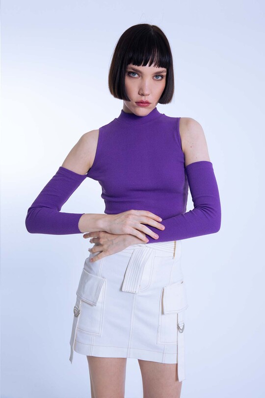 Ecru high-waist mini skirt with D-ring belt and pockets - 2