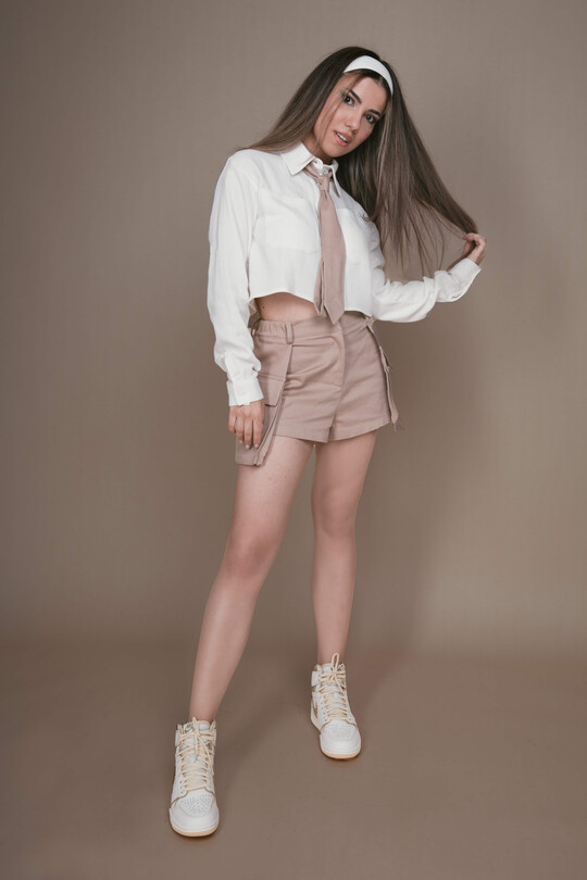 Ecru langärmliges Musselin Crop-Hemd - BERFUĞ KIRAN