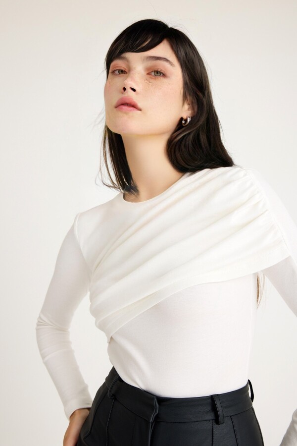 Ecru long-sleeve bodysuit with snap closure - 1