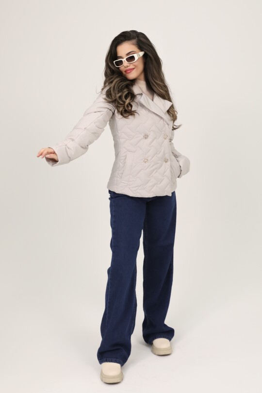 Gesteppte Jacke in Steinfarbe mit Knopfdetails - 2