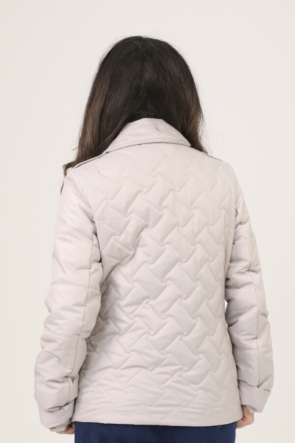Gesteppte Jacke in Steinfarbe mit Knopfdetails - 5