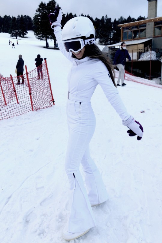 GESTREIFTER SKIANZUG MIT SPANISCHEN BEINEN - 2