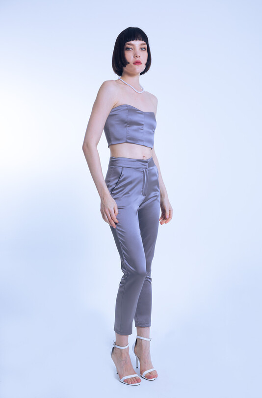 GRAUES TRÄGERLOSES KURZES SATIN-BUSTIER - BERFUĞ KIRAN (1)