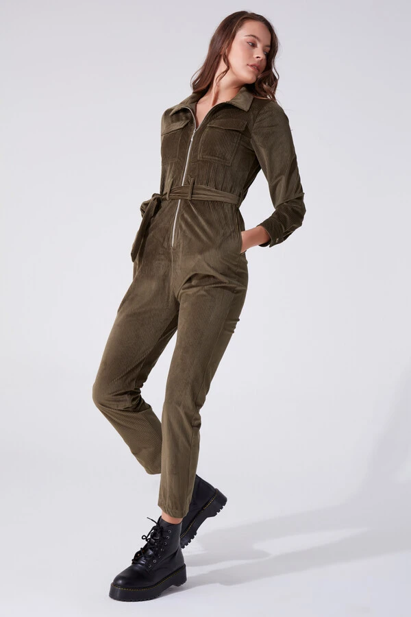 Grüner Cord-Jumpsuit mit Taschen- und Gürtel-Details - 1