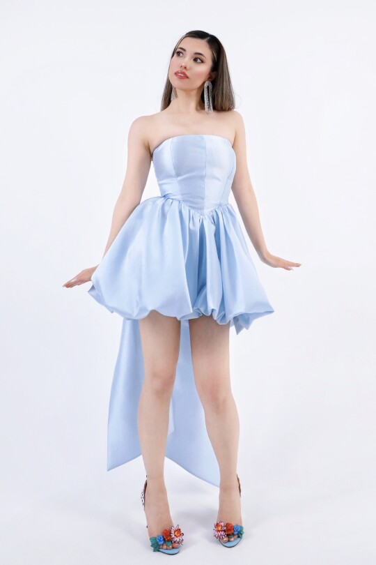 Hellblaues trägerloses Taftkleid mit Schleife am Rücken - 1