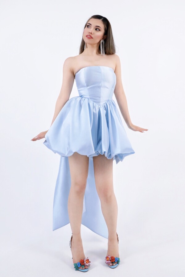Hellblaues trägerloses Taftkleid mit Schleife am Rücken - 1