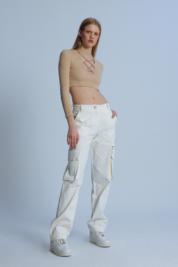 ECRU OVERSIZE HOSE MIT NIEDRIGER TAILLE MIT REISSVERSCHLUSSDETAIL - 2