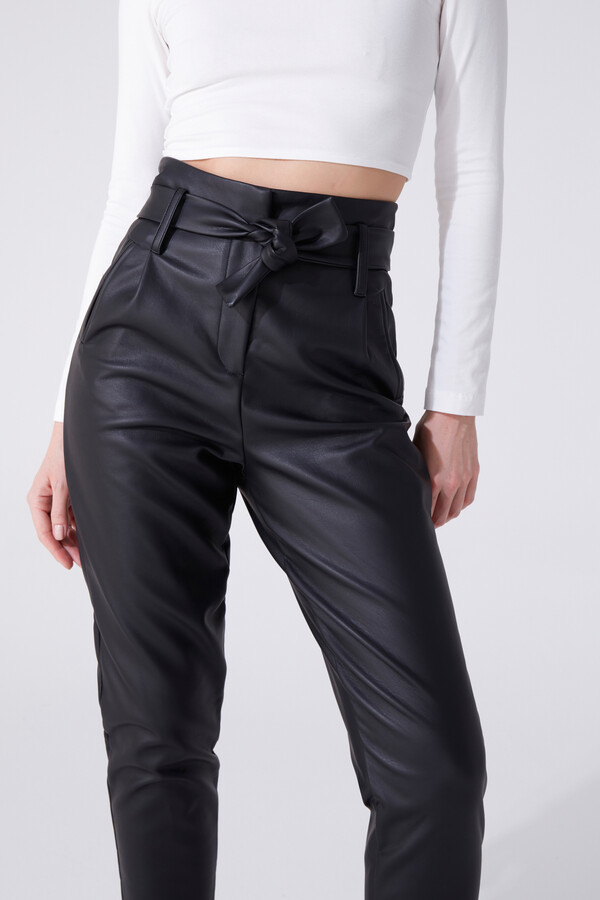 HIGH WAIST CARROT TROUSERS WITH LEATHER WAIST BELT - 2