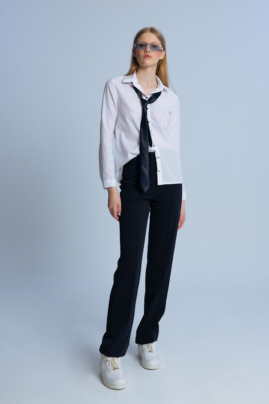 KLASSISCHE HOSE MIT VORDERNÄHTEN IN MARINEBLAU - BERFUĞ KIRAN