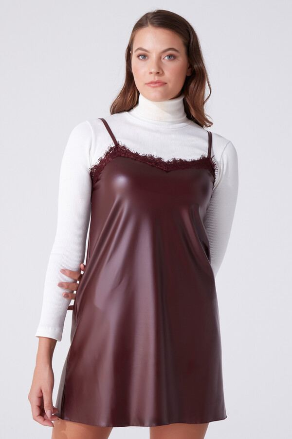 KLEID AUS LEDER AUS DÜNNER RIEMENSPITZE. - BERFUĞ KIRAN