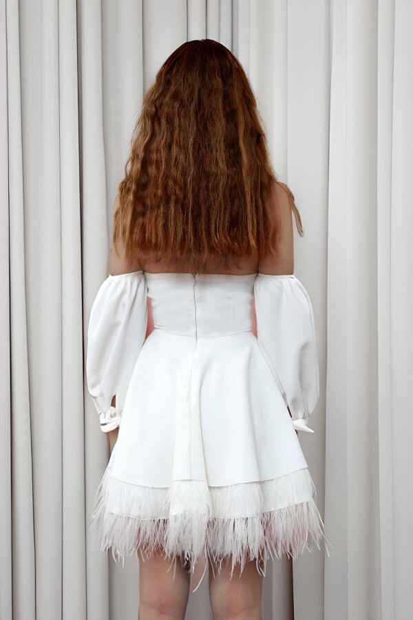  KURZES KLEID MIT PELZHERZ UND BRUST - 3
