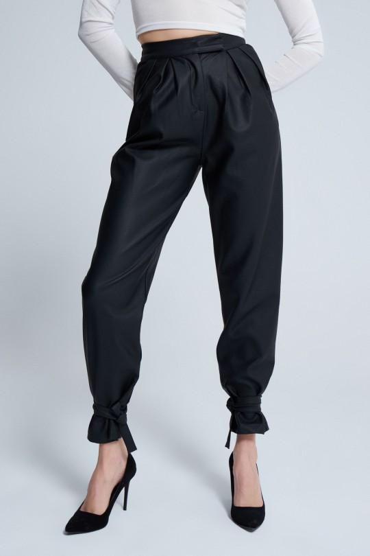 BERFUĞ KIRAN - LEATHER TROUSERS WITH POLICE DETAILED WAIST (1)