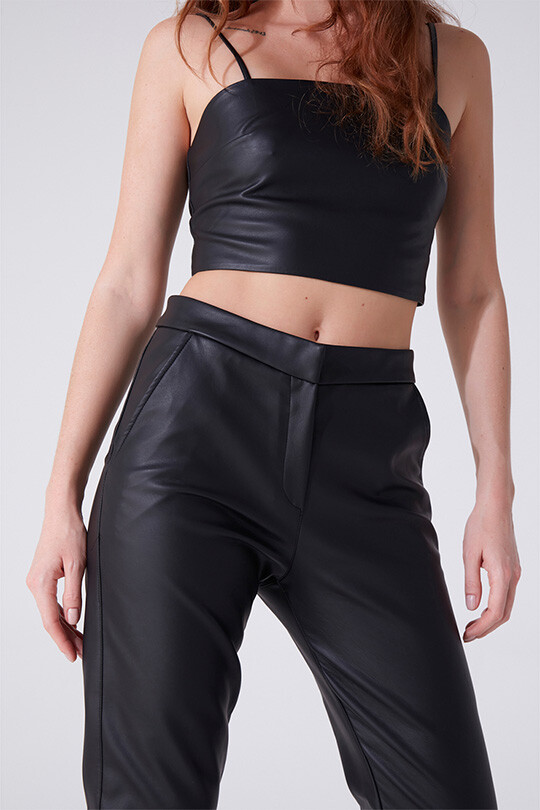 BERFUĞ KIRAN - LEDER-ZIGARETTENHOSE (1)