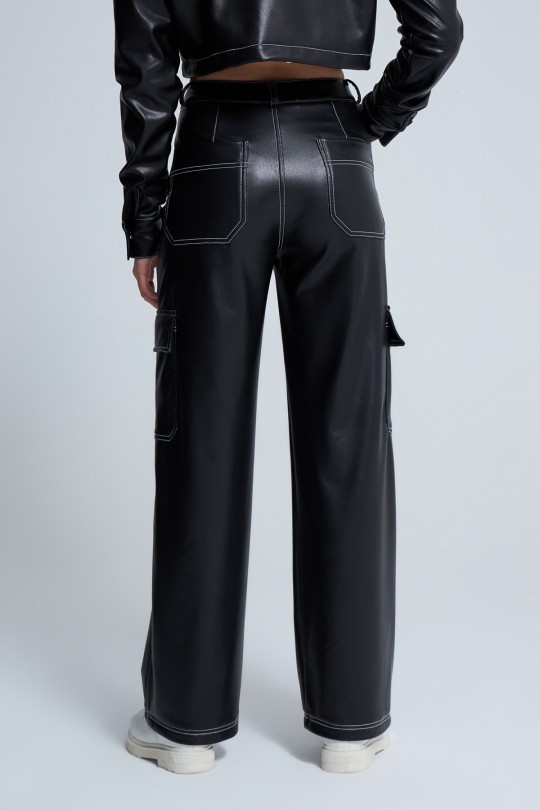 LEDERHOSE MIT HOHEM TAILLE UND WEISSER STICHSTÜCKE - 3