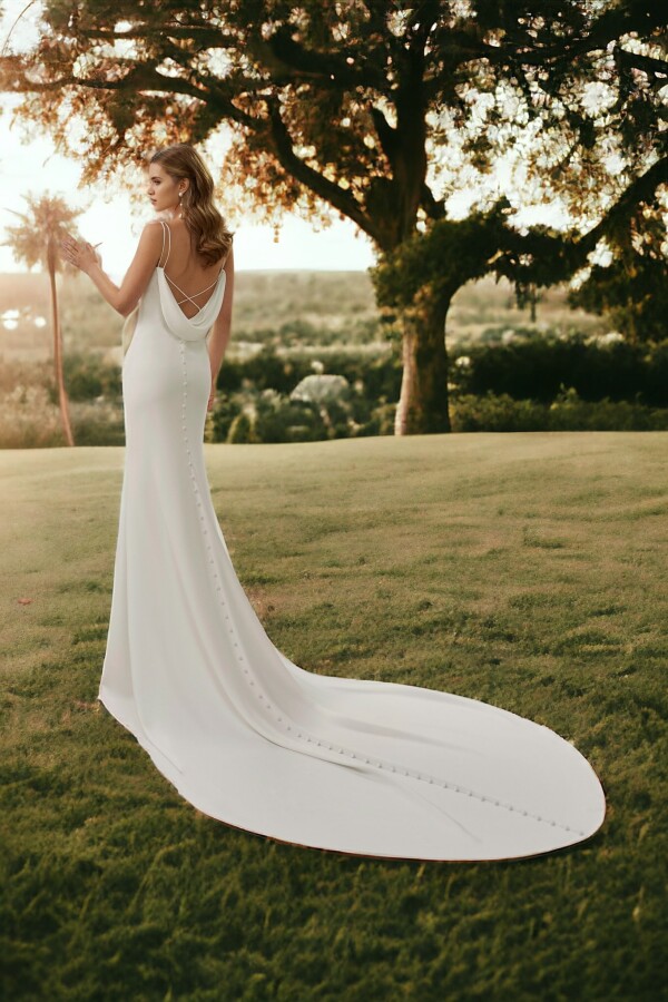 Off-white wedding dress with open back and bateau neckline - 2