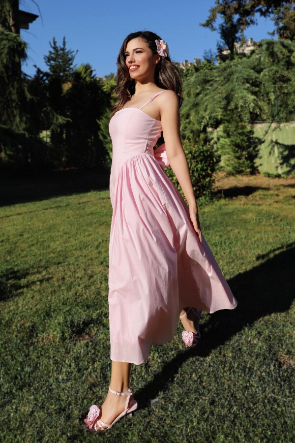 Pink midi dress with open back and bow detail - 3