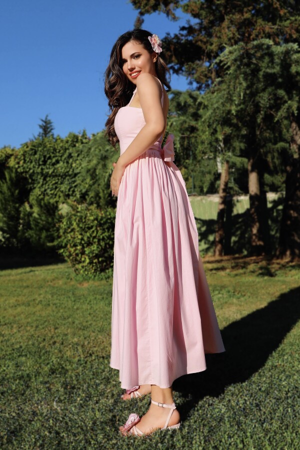 Pink midi dress with open back and bow detail - 5