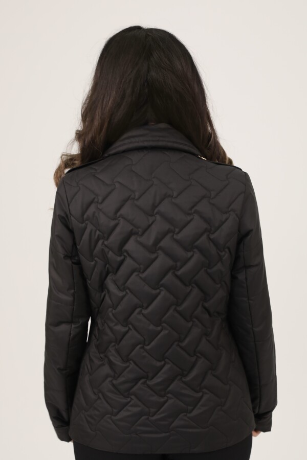 Schwarze gesteppte Jacke mit Knopfdetails - 6