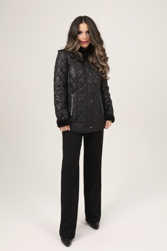 Schwarze gesteppte Kapuzenjacke mit Fleecefutter - 4