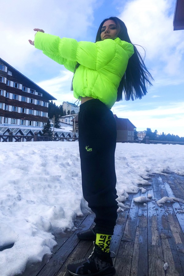 Schwarze Jogginghose mit elastischen Bündchen - 5