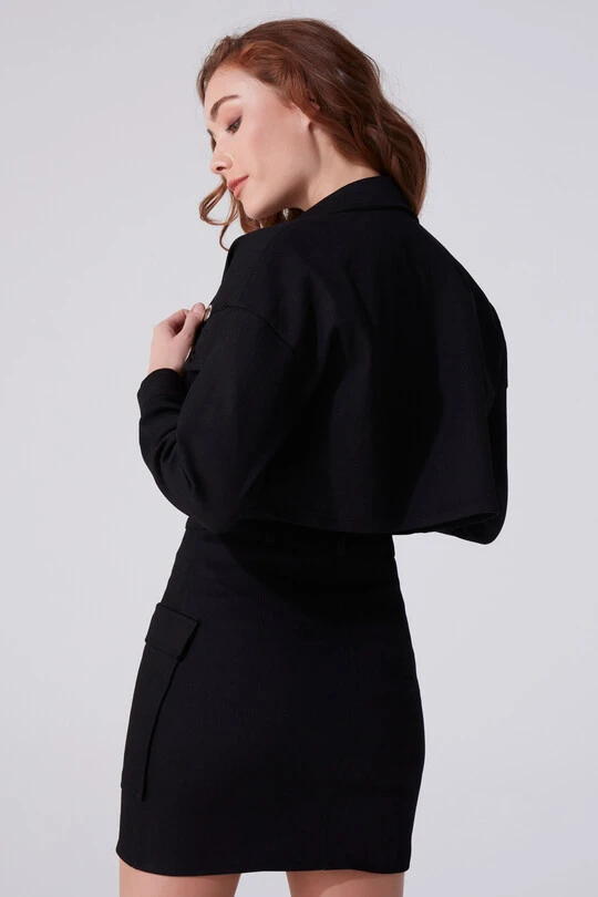 Schwarze kurze Jeansjacke mit Knöpfen vorne - 3