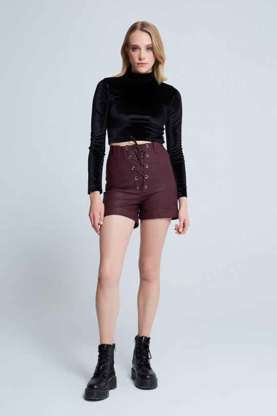 SCHWARZE LANGÄRMLIGE SAMTBLUSE 