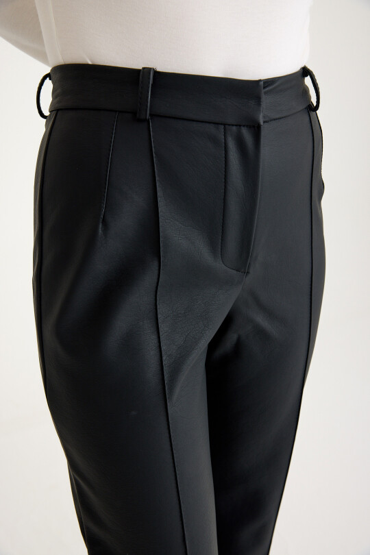 SCHWARZE LEDERHOSE MIT VORDERNAHT - 3