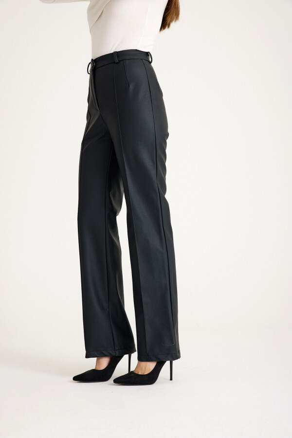 SCHWARZE LEDERHOSE MIT VORDERNAHT - 4