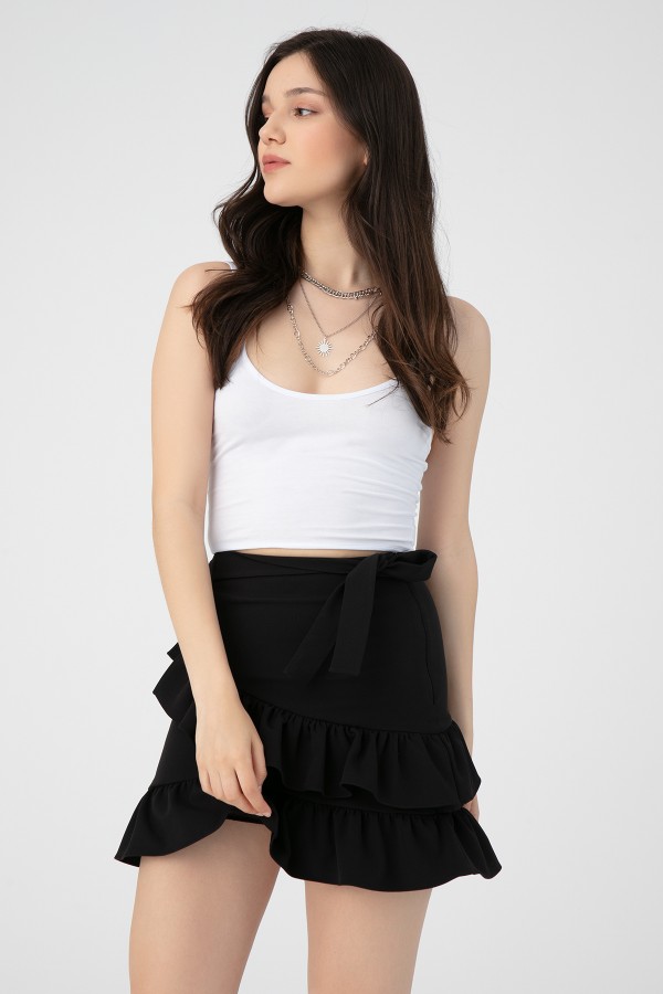 Schwarzer Hürrem-Rock mit Bindegürtel und Rüschendetails - 1