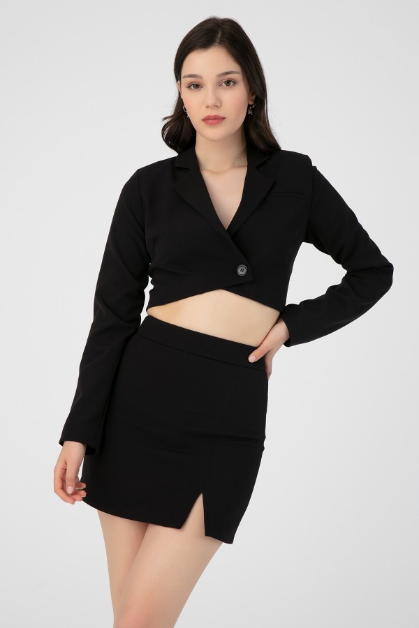 Schwarzer Rock mit Schlitz - 2