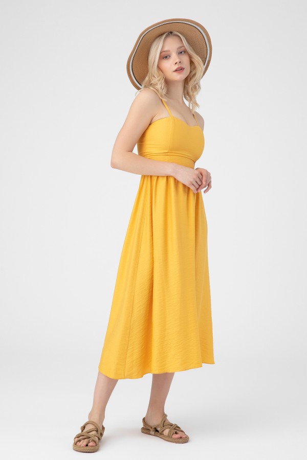 Senf-farbenes trägerloses Midi-Kleid - 1