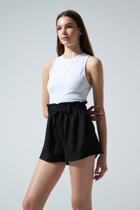 SHARP SHORTS BLACK WITH ELICK WAIST 