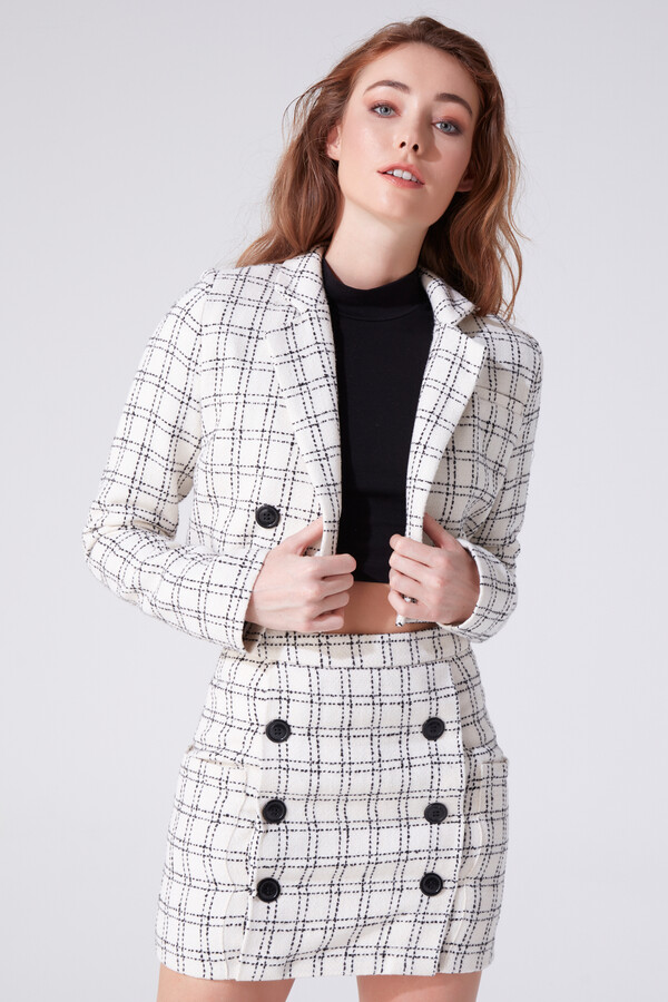 WHİTE SHORT JACKET WITH BREAKER COLLAR - BERFUĞ KIRAN