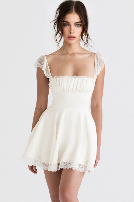 Weißes Spitzenkleid mit Volant-Röcken - BERFUĞ KIRAN