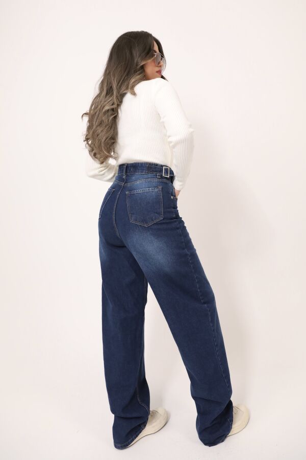 Weite Jeanshose in Blau mit Schnallendetail und weitem Bein - 5