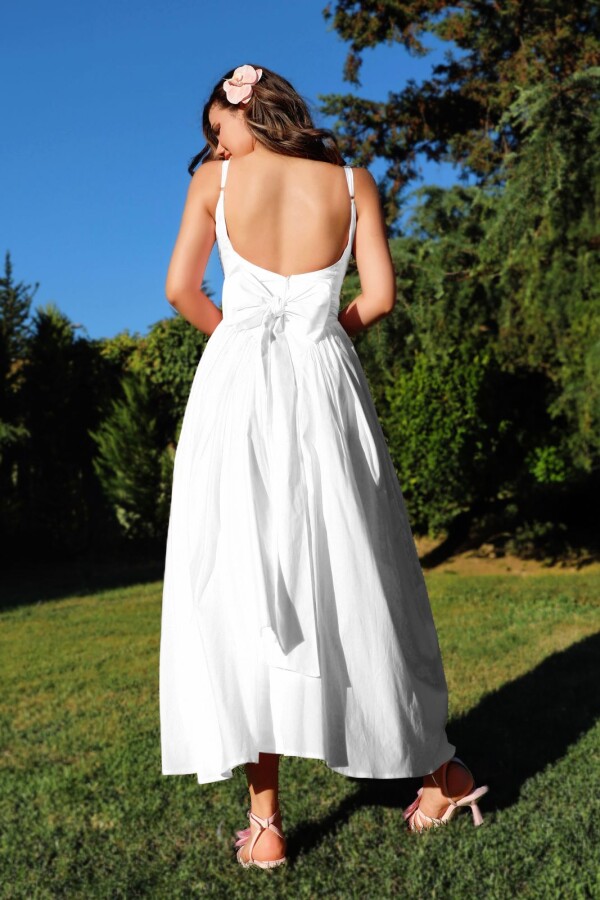 White midi dress with open back and bow detail - 2