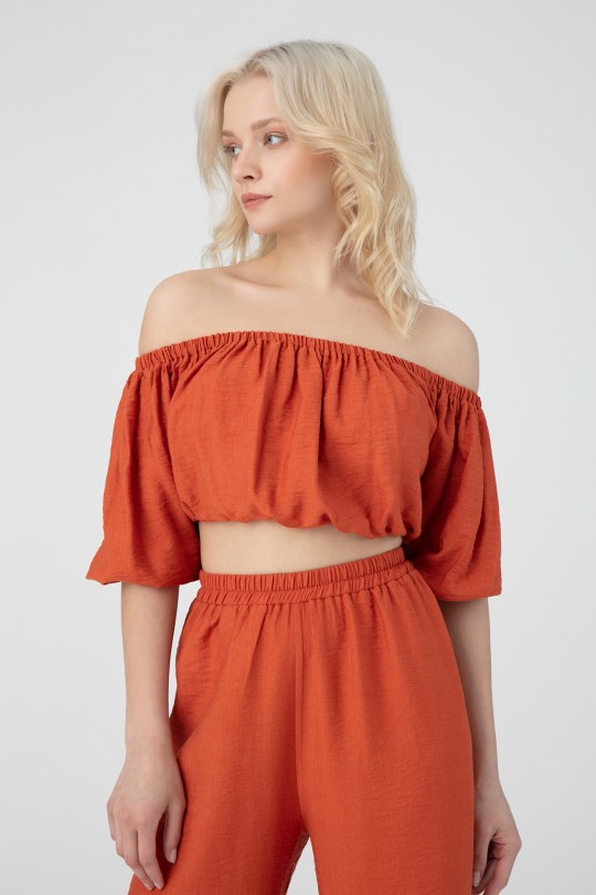 Ziegelrote Bluse mit elastischen Schultern - 1