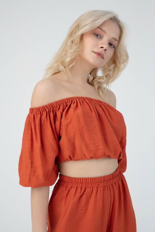 Ziegelrote Bluse mit elastischen Schultern - 2